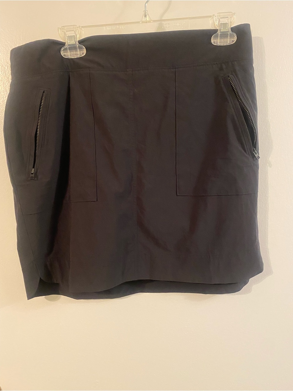 Athleta Black Woman’s Skort Rare